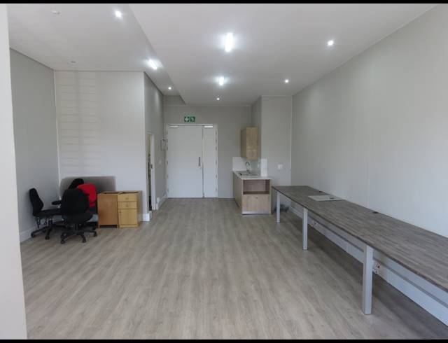 81M² OFFICE TO LET IN PAARDEVLEI